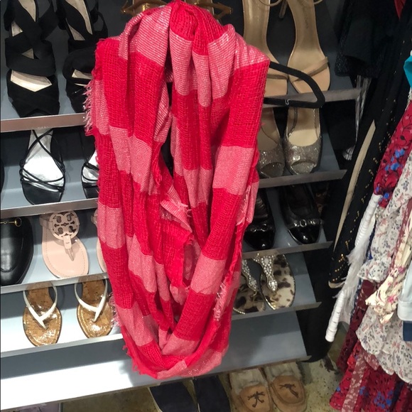 Wrap scarves OS